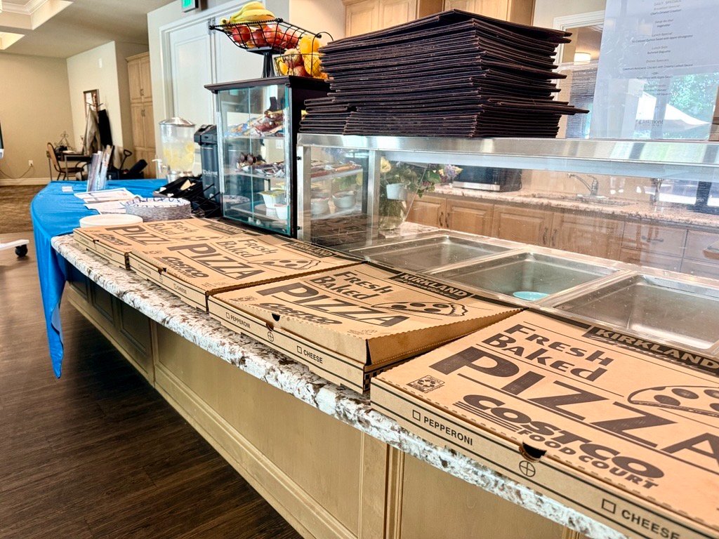 raheastbay's tweet image. Connected with the team at Oakmont Senior Living – Oakmont of #Concord 🤝
Grateful to Jewell Platt &amp;amp; San Sor for the meaningful conversation on supporting seniors through Assisted Living &amp;amp; #MemoryCare.
#communitypartnerships #StrongerTogether #CareCollaboration #Healthcare #USA