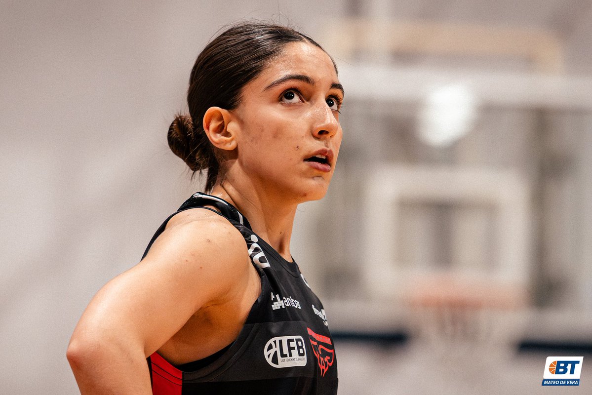 #LFBxBT | AGUANTA PRESIÓN 

En un encuentro cambiante, Malvín debutó con triunfo ante Aguada 77-64, proponiendo una efectiva defensa extendida por toda la cancha.

📝 <a href="/Cristiaan014/">Cristian Yañez</a> 
📸 Mateo De Vera

👉🏻 acortar.link/QOfxqM