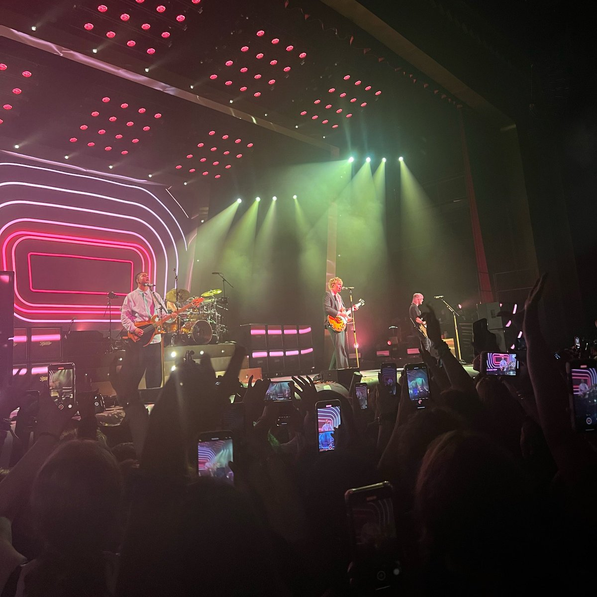 another reintro to #5sostwt since i wanna make a comeback 

• im ellie, 23 from massachusetts

• became a stan 10 yrs ago  

• cashton girly

•seen them 8x, and will be seeing them 5/29 and 6/5!! (9 and 10!)

plz let’s be friends plz i love oomfs <3 #5sos #5secondsofsummer