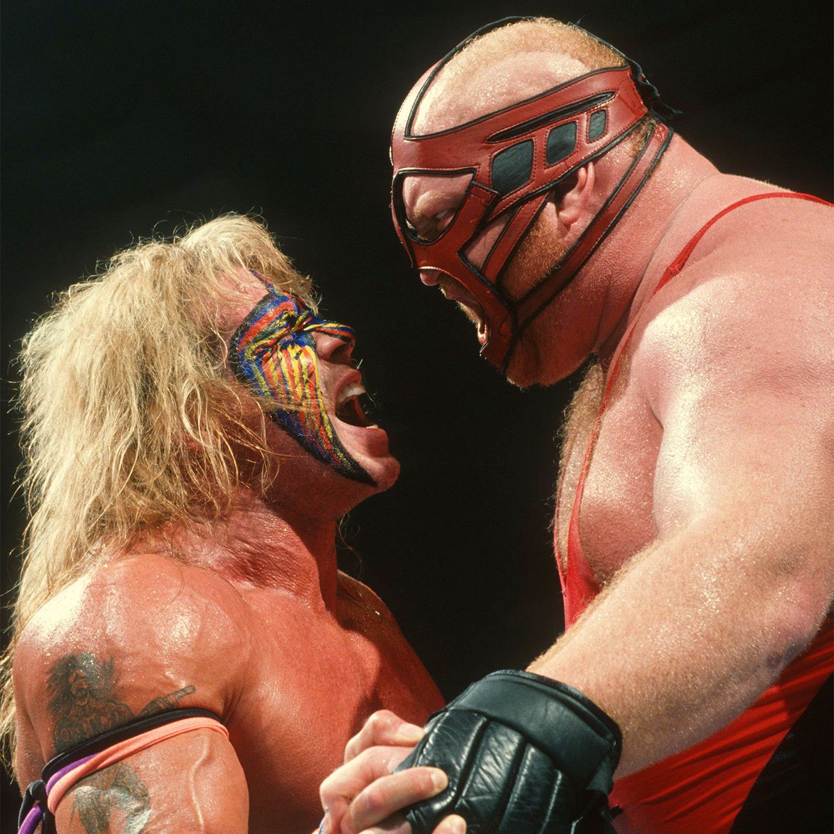 WWFWrestling1's tweet image. 📸 Shots from this day in 1996 as Ultimate Warrior and Vader test one another's strength at the Veterans Memorial Auditorium, Des Moines, Iowa. #WWF #WWE #Wrestling #Vader #UltimateWarrior