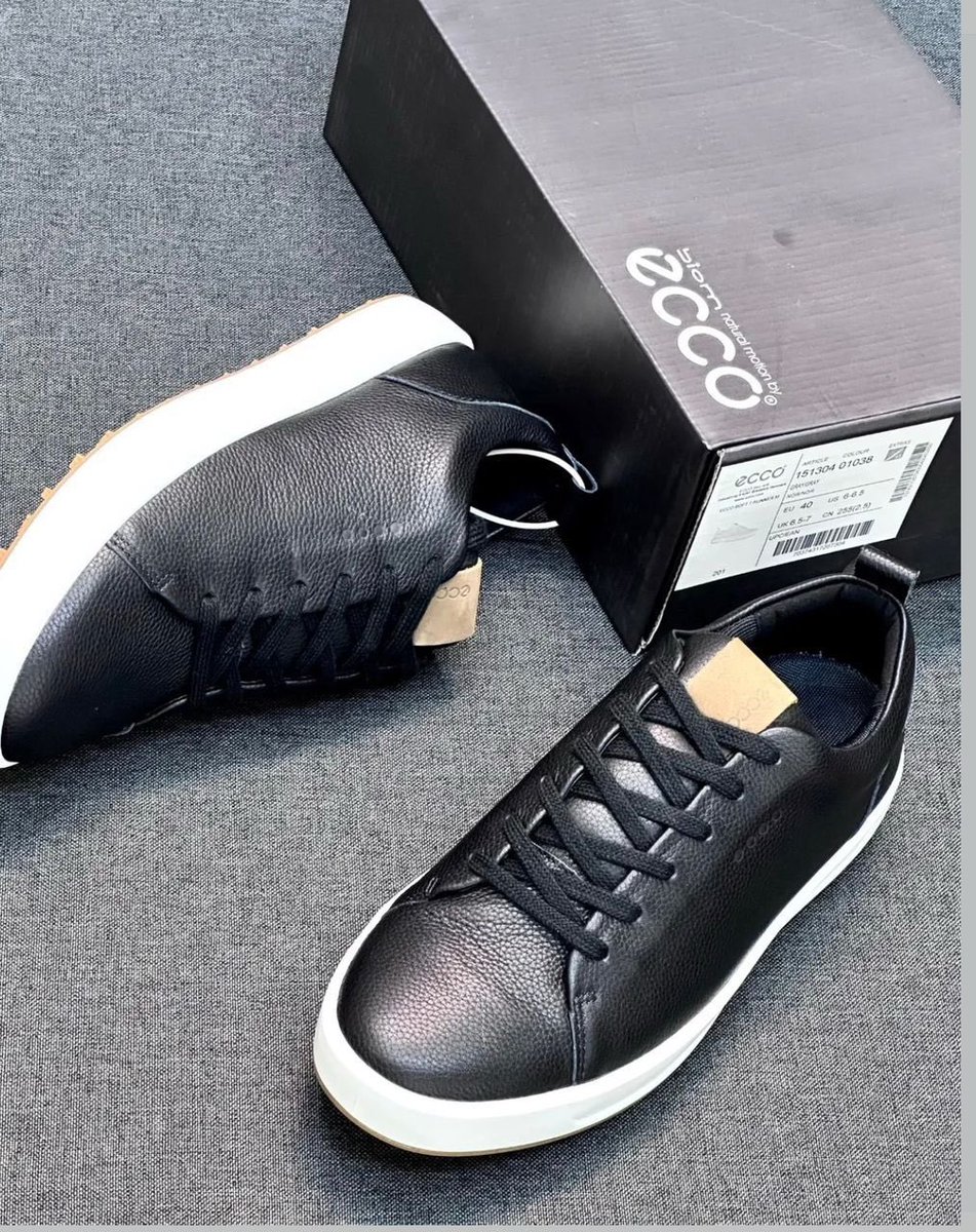 Ecco sneakers 
Size :40 to 45
WhatsApp on +256 751902113 for deliveries.
Price :185000ugx
#NaberzShoes
