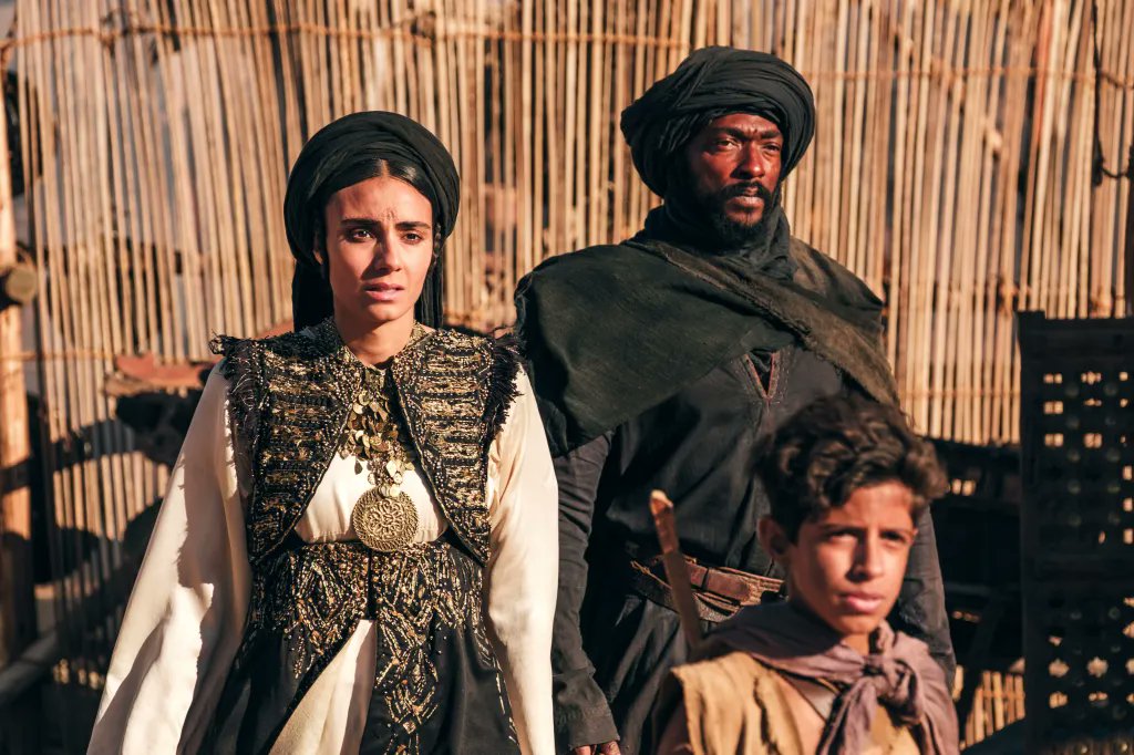 فيلم "Desert Warrior" يتجه ليكون من أكبر الإخفاقات في تاريخ شباك التذاكر.

- الفيلم ممول من السعودية (MBC) وحقق حتى الآن 488 ألف دولار فقط، مقابل ميزانية بلغت 150 مليون دولار.