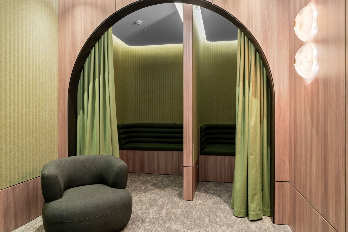 _clickability's tweet photo. Need a moment before you fly? The Quiet Room at @sydneyairport T1 International is now open. 

#AccessibleTravel #TravelWithCare #Neurodiversity https://t.co/rV6dHNWETI