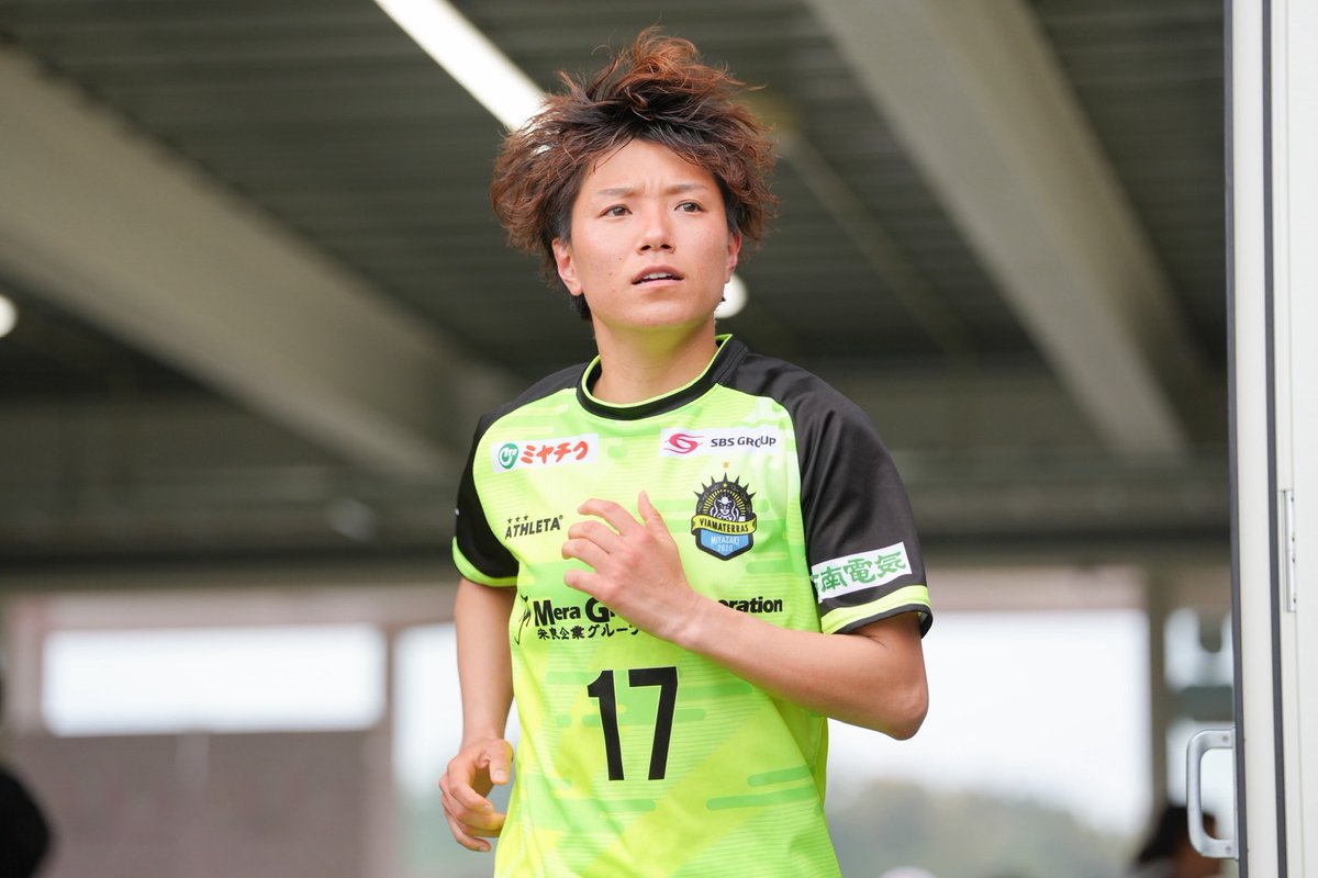 viamaterras2020's tweet photo. ＼OFF🔁ONの顔📸／

リラックスした表情も、勝負の時に見せる真剣な表情も魅力的😊🔥

OFFならいいね👍
ONならリポスト🔁

あなたはどちらが好きですか？👀✨

#ヴィアマ
#なでしこリーグ
#小澤寛 https://t.co/ZavmzV94NU