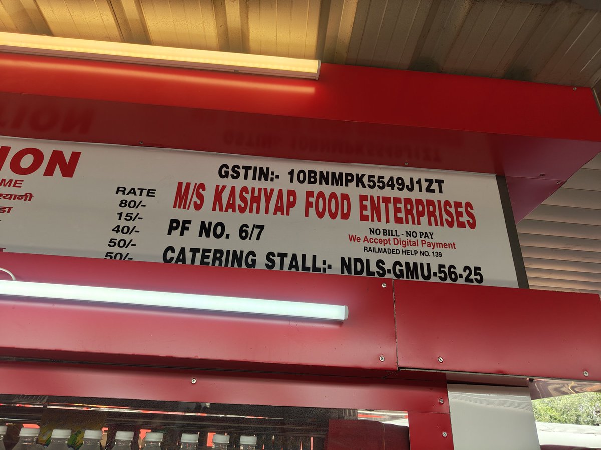 bhishm's tweet photo. @IRCTCofficial 

Very abusive behavior by irctc caterer at ndls of 7. https://t.co/4aj7BOHsET