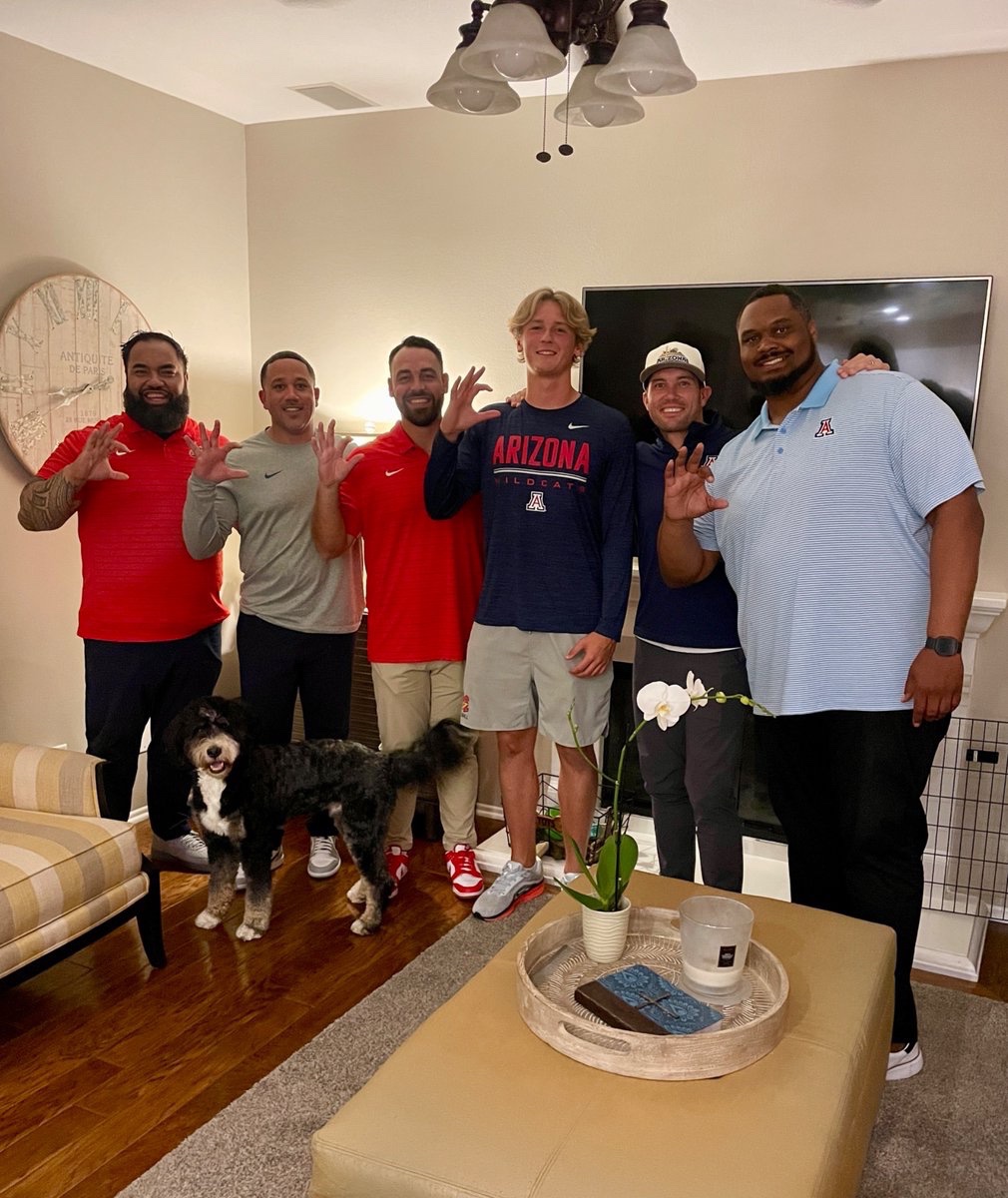 Big thanks to the <a href="/ArizonaFBall/">Arizona Football</a> coaching staff for the home visit tonight. Grateful for the continued relationship since my commitment and looking forward to my OV on May 30. Excited to be a Wildcat! 
🔴⚪️🔵 #BearDown

<a href="/GregBiggins/">Greg Biggins</a> <a href="/PGregorian/">Paul Gregorian</a> <a href="/adamgorney/">Adam Gorney</a> <a href="/BrandonHuffman/">Brandon Huffman</a>