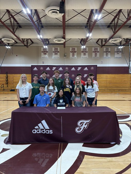 wcsFHScc's tweet photo. Congrats to XC/TF's Eliza Landon! Eliza will be competing at @RhodesLynxTFXC next season. 

@wcsFHSsports https://t.co/dTbLO2dL8S