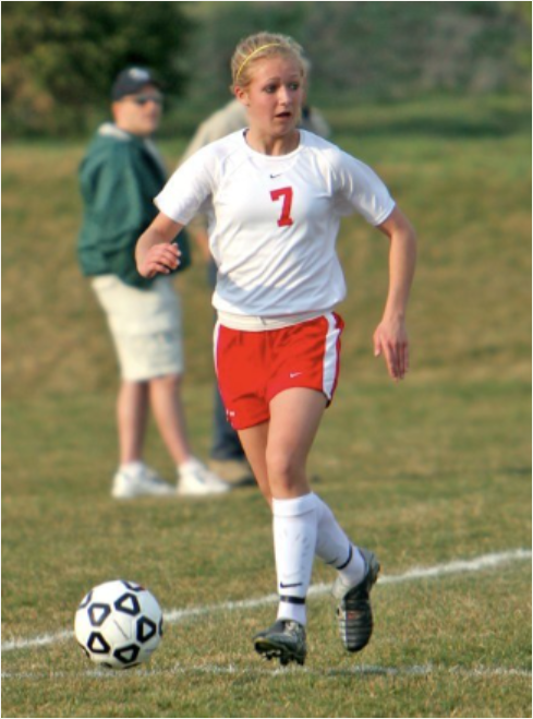 bsh_berkssports's tweet photo. 𝟜/𝟚𝟙/𝟘𝟠
@HawkNationSoc star 𝐓𝐚𝐲𝐥𝐨𝐫 𝐒𝐞𝐢𝐭𝐳𝐢𝐧𝐠𝐞𝐫 scored her team-leading ninth goal as the Hawks defeated visiting Wyomissing, 1-0. Seitzinger made an impact all over the Hamburg campus, both in the classroom and in the athletics realm. The National Honor Society student was an ODP-level soccer player, a state-qualifying cross country runner, and a basketball player. Tragically, less than a year later in March 2009, she passed away from injuries suffered in an auto accident. Seitzinger is a Hamburg Hall of Famer who has a scholarship established in her memory.
