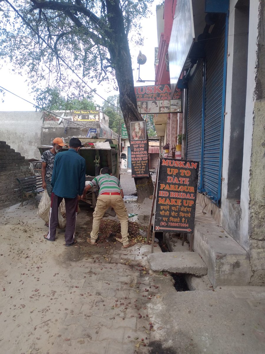 MJourian's tweet photo. @CM_JnK 
 @SwachhJk
 @SwachhBharatGov
@MoHUA_India
@SwachhBharatGov @JammuUlb 
@JKHUDD1 
@dmjammuofficial 
Cleanliness driver https://t.co/2BjVnDo6ys