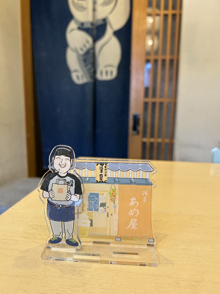asakusaameya's tweet photo. お客様のイラストレーター様から、アクキーのプレゼントを頂きました！もう１週間無いお店を見納めに、形にして貰いました。 https://t.co/XFF5HhA8x9