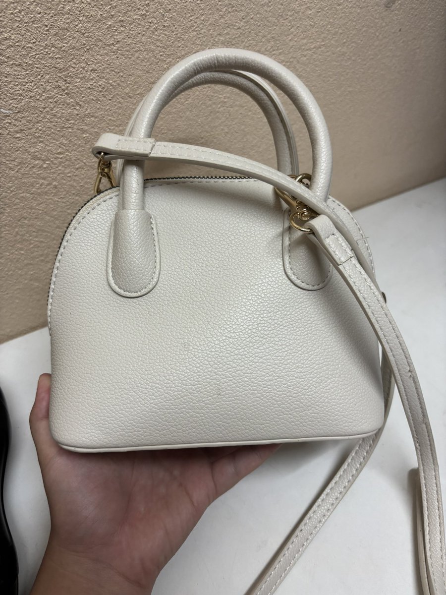 _FAH234's tweet photo. ส่งต่อกระเป๋าแบรนด์ Bostanten กระเป๋าสะพายข้าง สีขาวนวล

🏷️ 200 ส่งฟรี

#ส่งต่อกระเป๋า #bostanten #โล็ะตู้ #ส่งต่อกระเป๋าสะพายไหล่ #ส่งต่อกระเป๋าสะพายข้าง #ส่งต่อ #กระเป๋า https://t.co/PuphlYEHYL