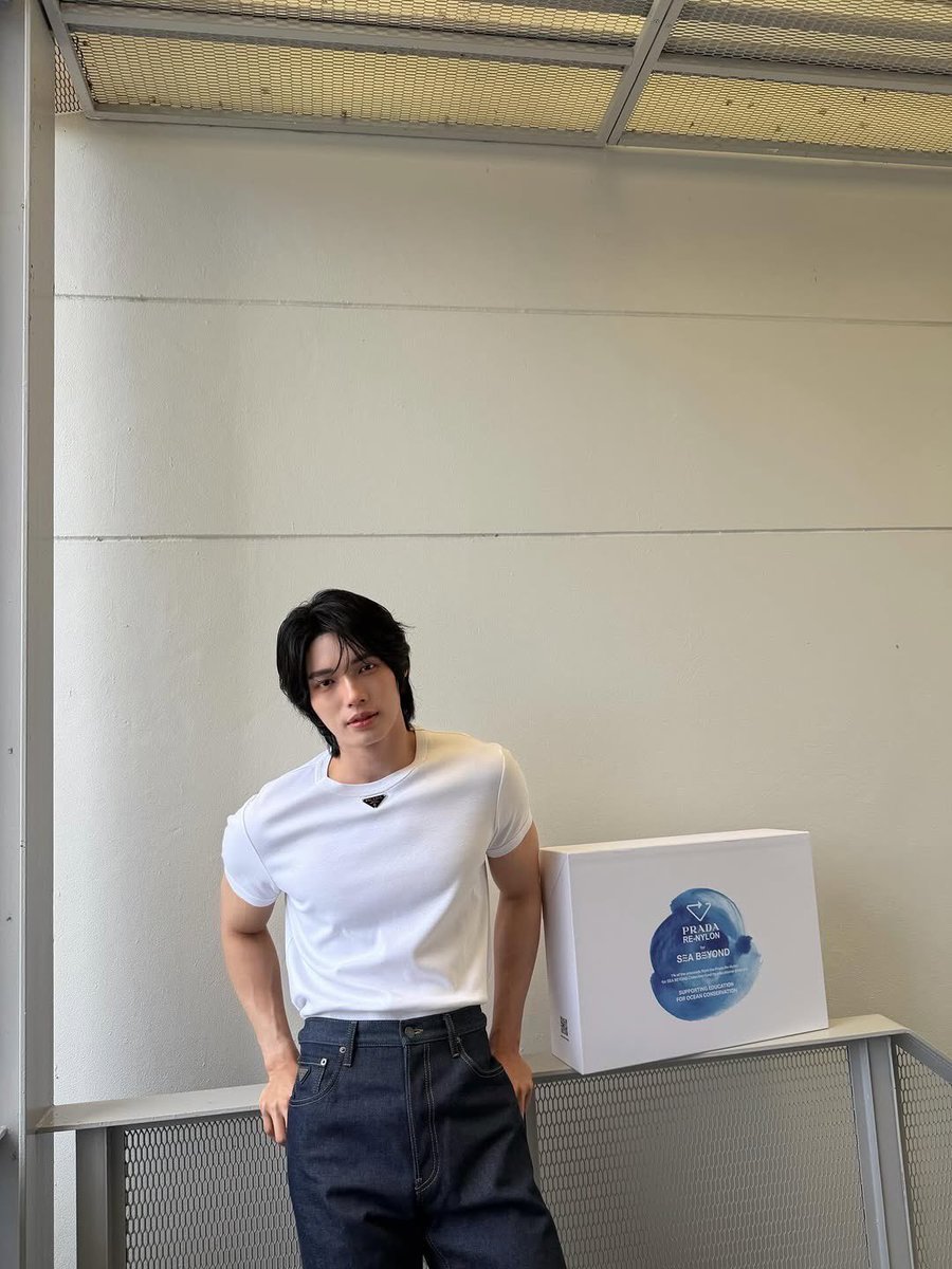 WinmetawinO's tweet image. Two things that make the world a better place: #PradaReNylon and @winmetawin ❤️

The @prada BA makes it all look effortless — a simple, head-to-toe #Prada fit that still says everything.

#winmetawin #winmetawinopasiamkajorn

Ig mensfolio update 
📍 instagram.com/p/DXuUYpfiXTY/…