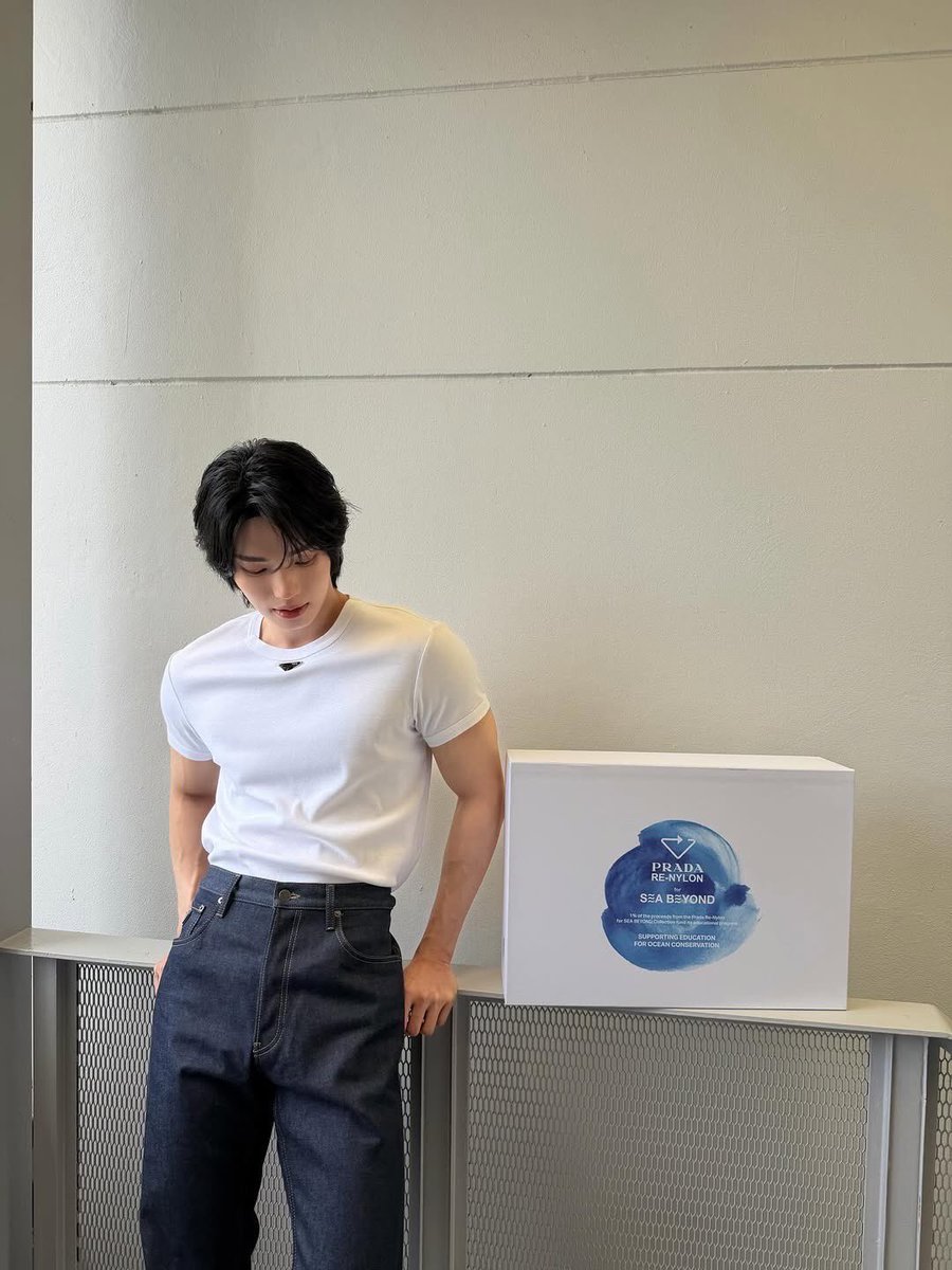 WinmetawinO's tweet image. Two things that make the world a better place: #PradaReNylon and @winmetawin ❤️

The @prada BA makes it all look effortless — a simple, head-to-toe #Prada fit that still says everything.

#winmetawin #winmetawinopasiamkajorn

Ig mensfolio update 
📍 instagram.com/p/DXuUYpfiXTY/…