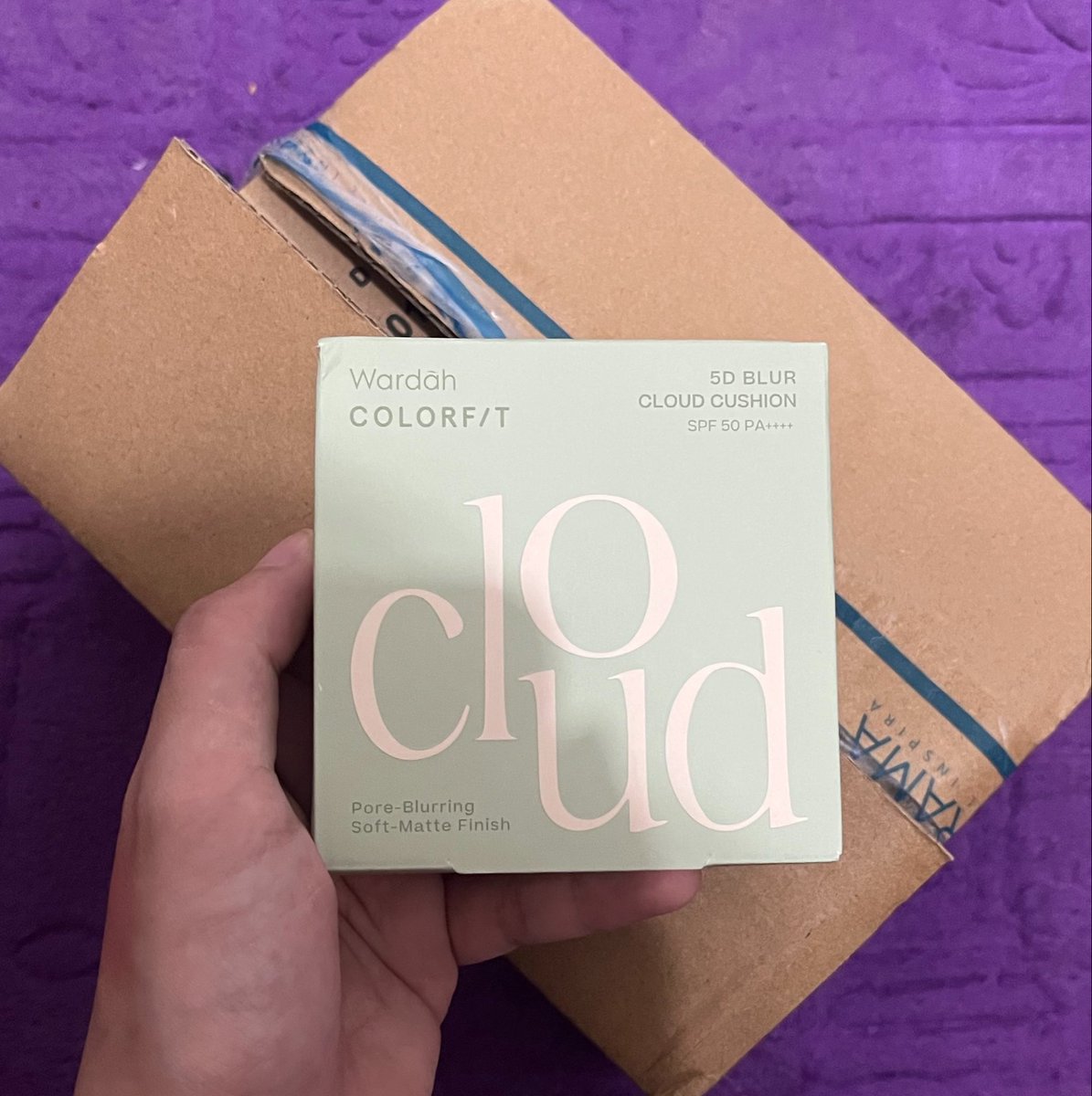 aleonpaper's tweet photo. ❗️[NEW SEALED]❗️

WANT TO TRADE / WANT TO SELL

Wardah Colorfit Cloud Cushion shade 42N (Neutral Sand) — NEW (belum dipakai)

WTT with shade 21W / 22N

WTS Rp130.000
(bisa 🍊)

alasan jual: salah shade 🥹

#wts #wardahcloudcushion https://t.co/Fz2oete18p