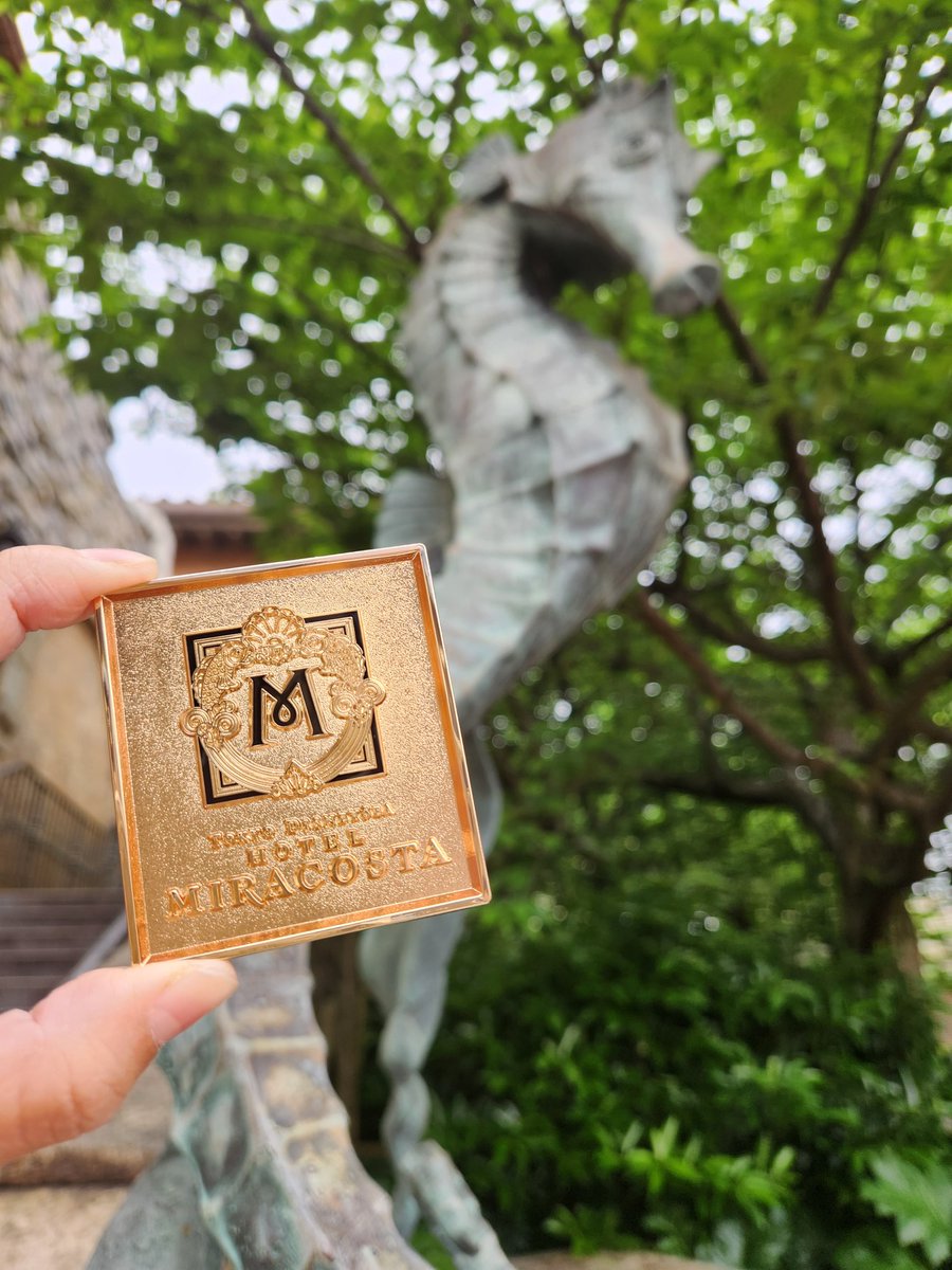 candy0471's tweet photo. ミラコスタ　マグネット
1400円　6cmの正方形
写真で見るよりゴールド✨ https://t.co/mpp8i7Wy0Q