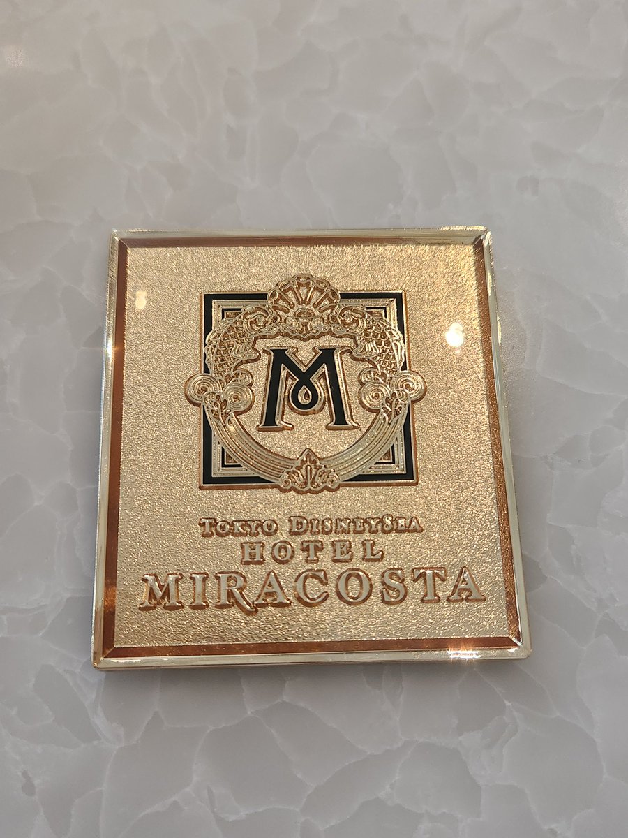 candy0471's tweet photo. ミラコスタ　マグネット
1400円　6cmの正方形
写真で見るよりゴールド✨ https://t.co/mpp8i7Wy0Q