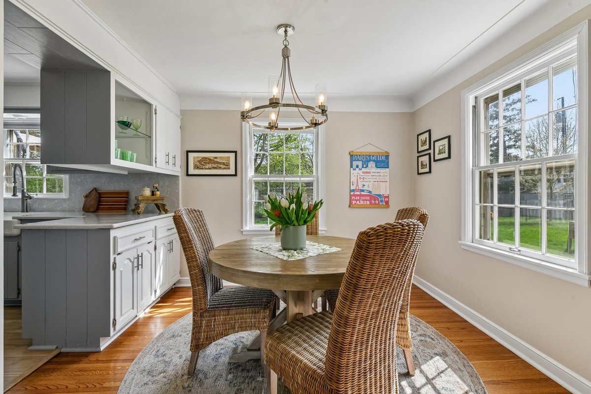 polovitz's tweet photo. JUST LISTED IN THE KENNY NEIGHBORHOOD OF MINNEAPOLIS!

OPEN HOUSE: Saturday, May 2nd from 11:00 AM-1:00 PM

Property: 5629 Aldrich Avenue South | Minneapolis, Minnesota 
Listed at: $650,000
Listed by: #POLOVITZGROUP @Compass 
Link to Listing: https://t.co/d4q1K9nRSZ https://t.co/G6FkOJ7Mzw
