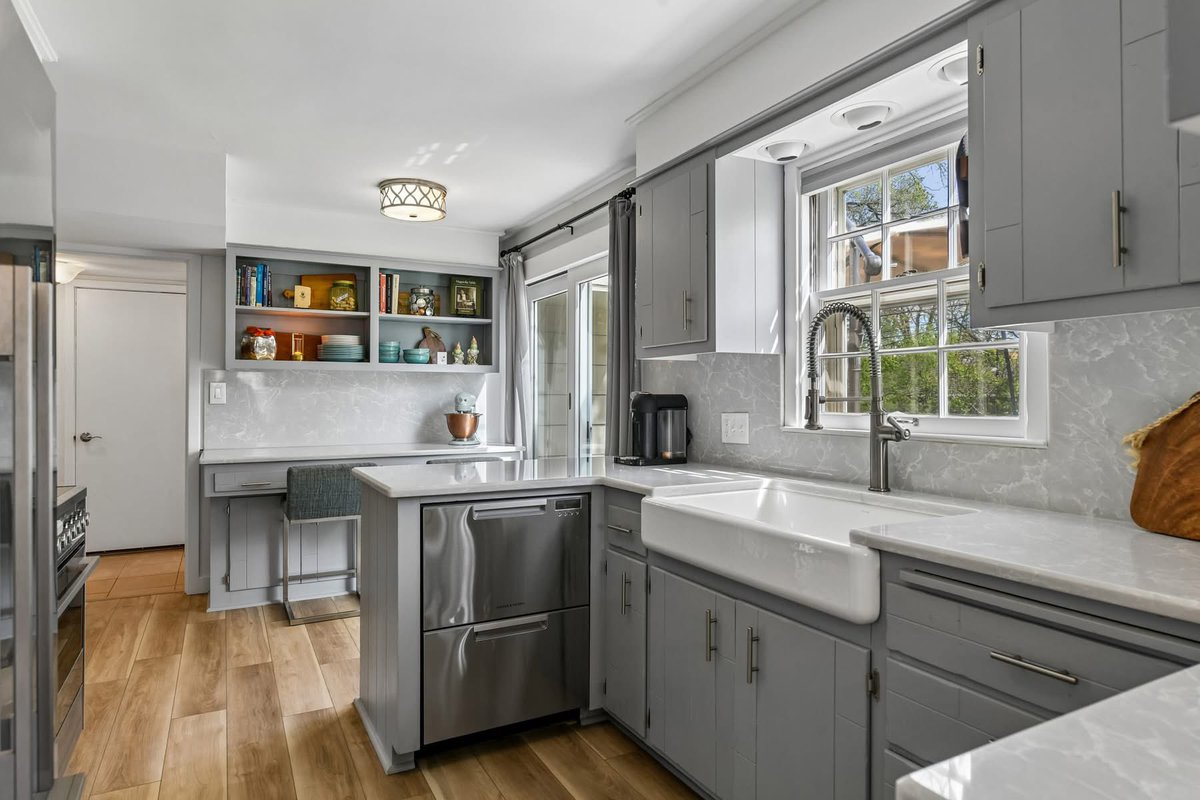 polovitz's tweet photo. JUST LISTED IN THE KENNY NEIGHBORHOOD OF MINNEAPOLIS!

OPEN HOUSE: Saturday, May 2nd from 11:00 AM-1:00 PM

Property: 5629 Aldrich Avenue South | Minneapolis, Minnesota 
Listed at: $650,000
Listed by: #POLOVITZGROUP @Compass 
Link to Listing: https://t.co/d4q1K9nRSZ https://t.co/G6FkOJ7Mzw