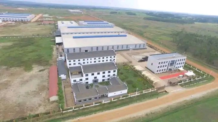 rwenzori_'s tweet photo. Mbale Industrial Park has more than 100 factories. When fully operational, it will have 150 factories.
The factories employ 11,000+ people and at full capacity it will employ 20,000+. Mbale is slowly turning into an economic hub of uganda.

Let me see someone from Mbale! https://t.co/FOMAOBgXBB