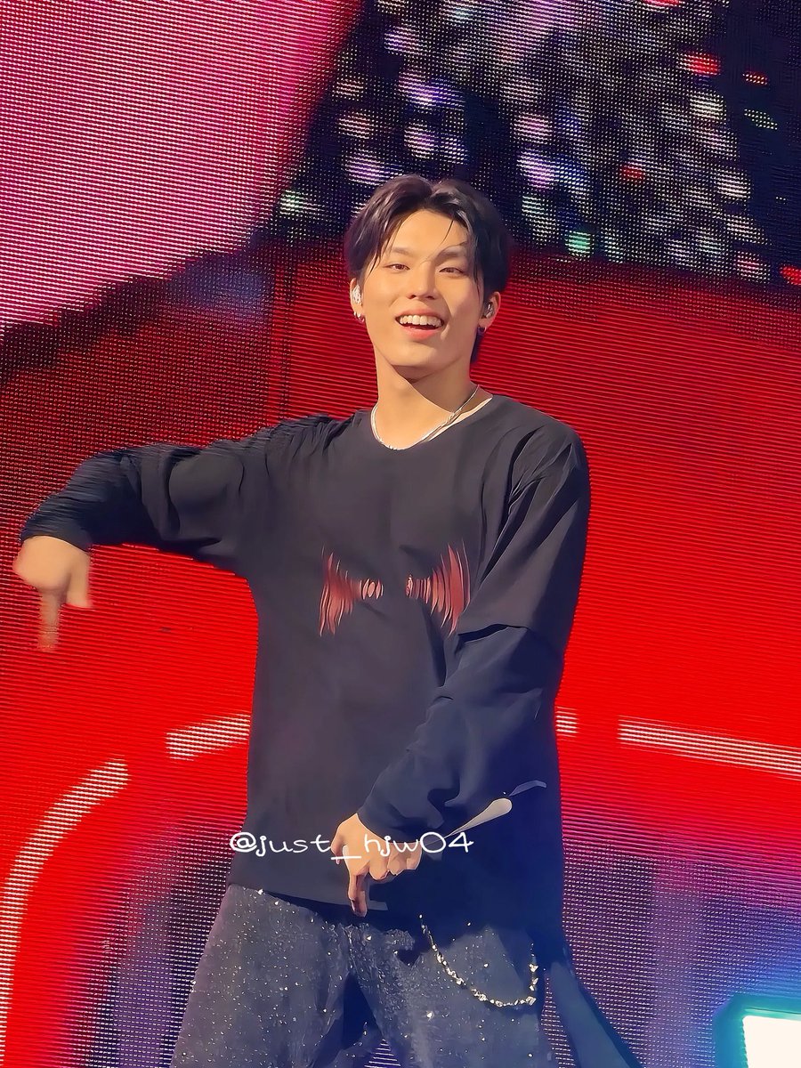 ใครมาเอาฟันกระต่ายจองอูไปจะโกรธมาก น่าร้ากกกกก 🐺❤️

#TREASURE 
#PARKJEONGWOO