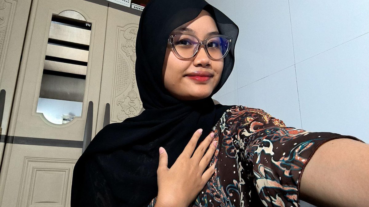 hari ini gajian + tunjangan selfie 🤩🤩🤩🥰🥰🥰