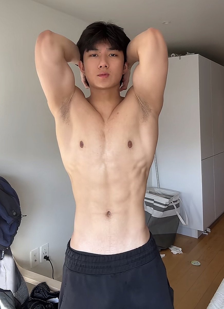 Daily Hot Dudes tweet media