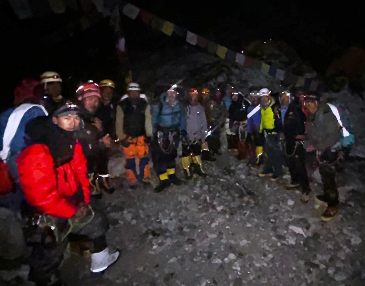 danielmazur's tweet image. 2:30 AM: 15 Sherpas set off into the night after prayer rituals and preparations. Their mission—check the full icefall route and establish Camp 1. Wishing them safety and strength. Updates to follow.

#Everest #Icefall #KhumbuIcefall #SherpaPower #ClimbingLife