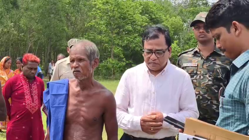 otvkhabar's tweet photo. #ଜିତୁ_ମୁଣ୍ଡାଙ୍କ_ଘରେ_RDC
-କେନ୍ଦୁଝର: ବ୍ୟାଙ୍କକୁ ଭଉଣୀର କଙ୍କାଳ ନେଇ ଯିବା ଘଟଣା
-ତୁରୁମୁଙ୍ଗା ଅଞ୍ଚଳ ଜିତୁ ମୁଣ୍ଡାଙ୍କ ଘରେ ଉତ୍ତରାଞ୍ଚଳ RDCଙ୍କ ତଦନ୍ତ
-ଜିଲ୍ଲା ପ୍ରଶାସନ ଅଧିକାରୀଙ୍କ ସହ ପହଞ୍ଚିଲେ RDC
-ଘଟଣାର ଆରଡିସି ସ୍ତରୀୟ ତଦନ୍ତ ନିର୍ଦ୍ଦେଶ ଦେଇଥିଲେ ମୁଖ୍ୟମନ୍ତ୍ରୀ
#Keonjhar #Kendujhar #SkeletonBank #RDCInvestigation #OdishaNews #OTV