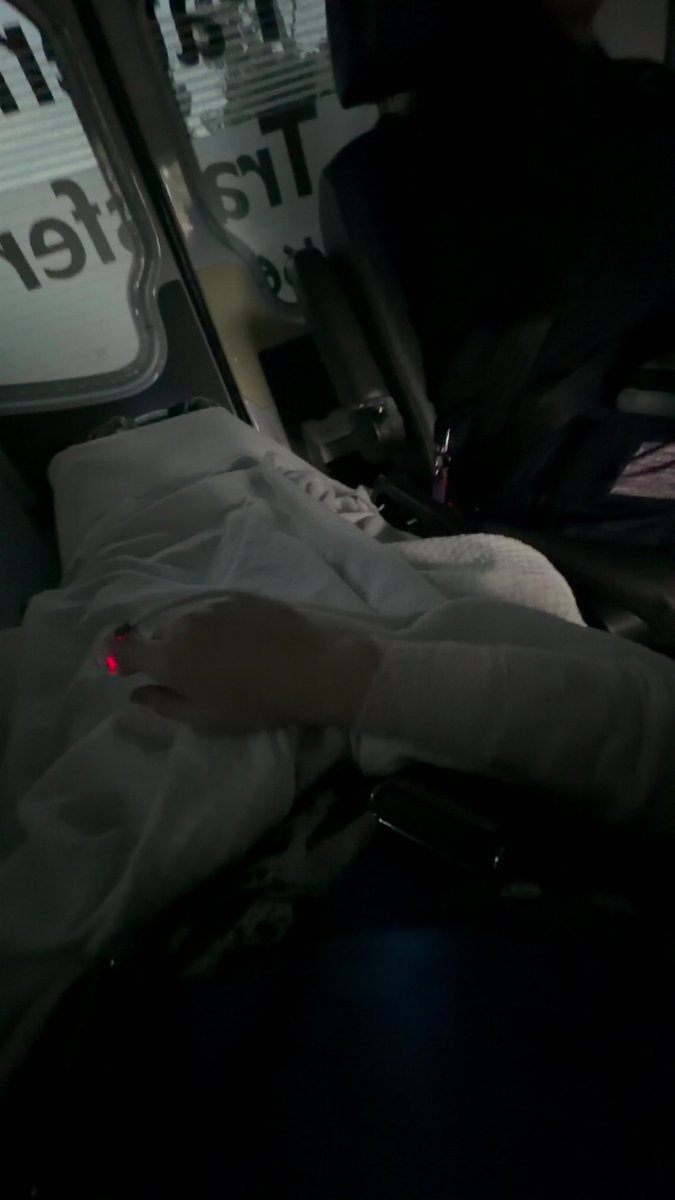 𝐛𝐞𝐥𝐥𝐚ꨄ tweet media