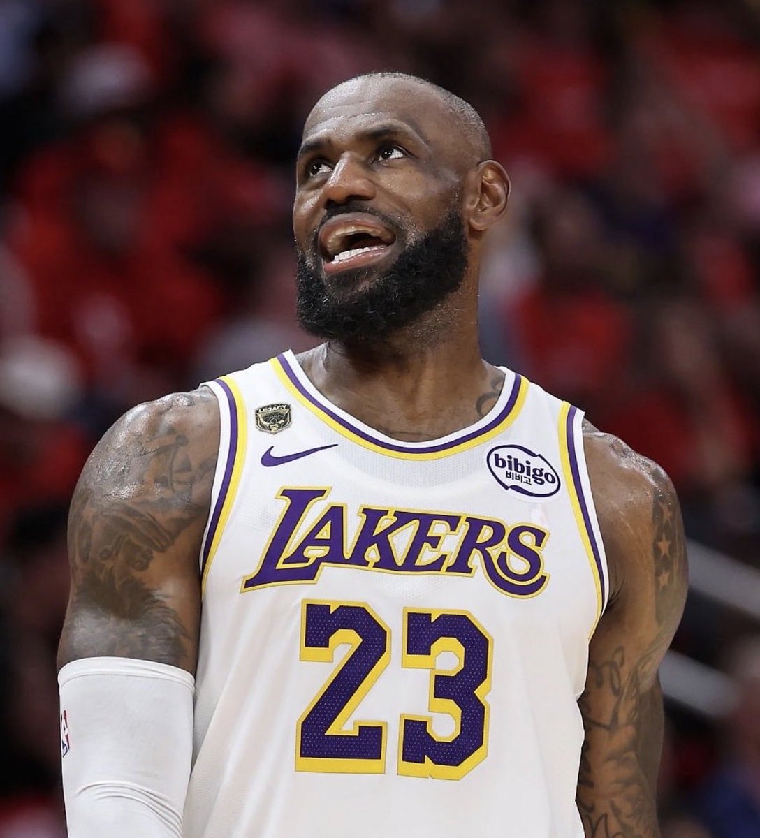 ᴅ ʀ ᴇ ᴡ tweet media