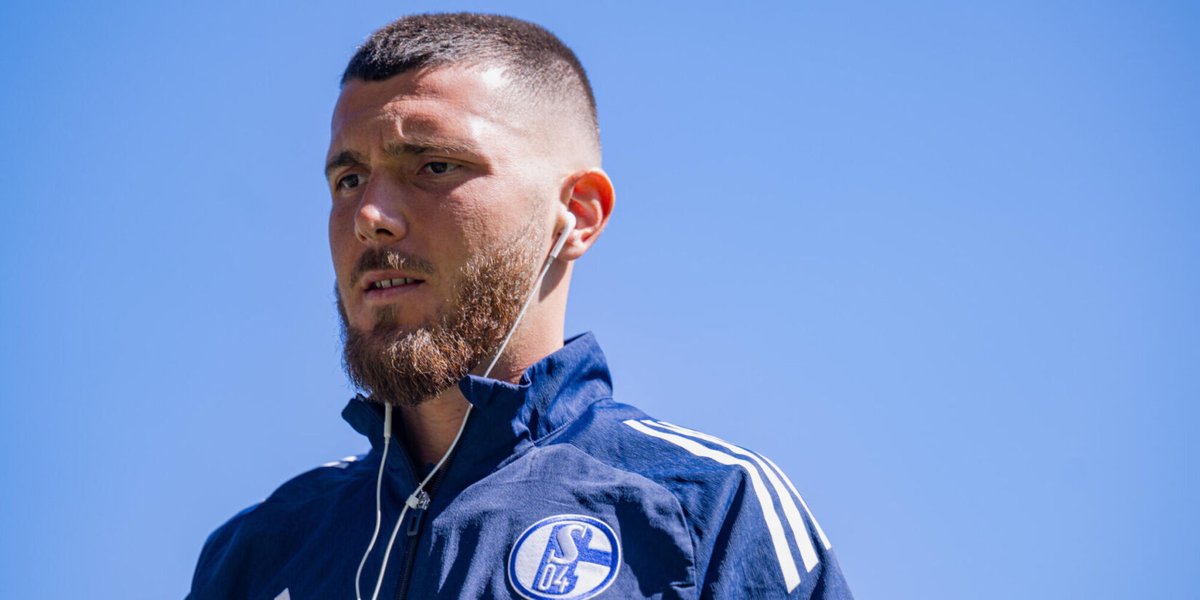 Ruhr Nachrichten S04 tweet media