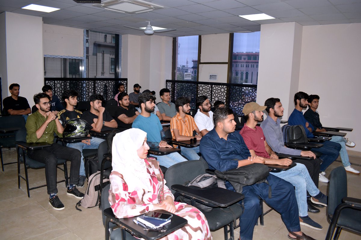 UMT_Alumni's tweet image. Alumni Classroom Session @ UMT
Mr. Salman Talib (CEO, Corio Footwear | MBA’12) shared his inspiring journey, business insights &amp;amp; entrepreneurial lessons with students.A motivating session encouraging innovation, resilience &amp;amp; entrepreneurship  
#UMTAlumni #Entrepreneurship