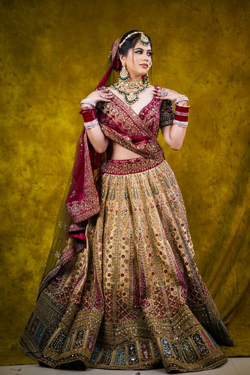 👗✨ Wedding season glow—ethnic fashion inspo for modern women. 👉 See ideas: buff.ly/99QsYFH

#WeddingStyle #EthnicFashion #FashionGoals #Threads #WeRIndia