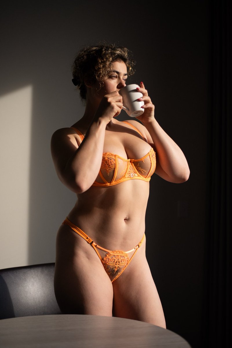 Stefania_raw's tweet photo. I take my latte with soy milk ☕️ https://t.co/EcQcbAkc6m