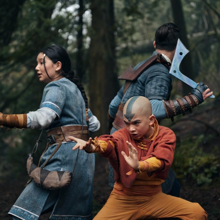MoviePlugHQ's tweet photo. 20 Most EPIC NETFLIX ADVENTURES Worth Every Second:🍿💥

(If you love unforgettable adventures, this list is a must-save.)

1 -Avatar: The Last Airbender (2024)

2 -The Old Guard (2020)

3 -Triple Frontier (2019)

4 -6 Underground (2019)

5 -Enola Holmes (2020)

6 -The Adam Project (2022)

7 -Outside the Wire (2021)

8 -Red Notice (2021)

9 -Jungle Cruise (2021)

10 -The Gray Man (2022)

11 -Lou (2022)

12 -Army of Thieves (2021)

13 -Against the Ice (2022)

14 -Love and Monsters (2020)

15 -Damsel (2024)

16 -Lost in Space (2018)

17 -Shadow and Bone (2021)

18 -Sweet Tooth (2021)

19 -Outer Banks (2020)

20 -Extraction (2020)

What’s the greatest Netflix adventure movie or series ever made?

Sources:
— Netflix Official
— Rotten Tomatoes