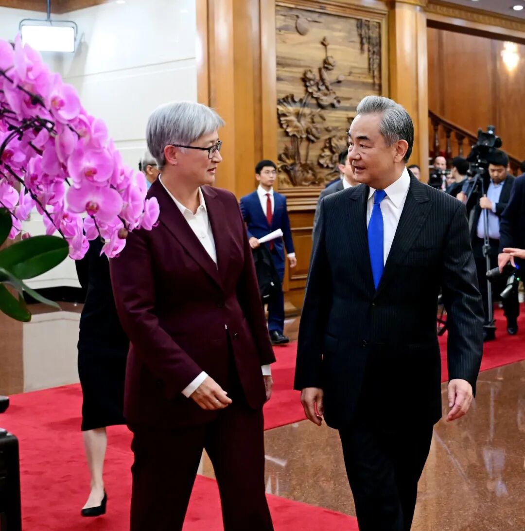 theserenadong's tweet image. 🇨🇳🇦🇺
Wang Yi reiterated China’s firm opposition to #Taiwan independence and commitment to safeguarding peace and stability across the Taiwan Strait.
Penny Wong reaffirmed Australia’s adherence to the One China policy, non-support for Taiwan independence, and desire for peaceful