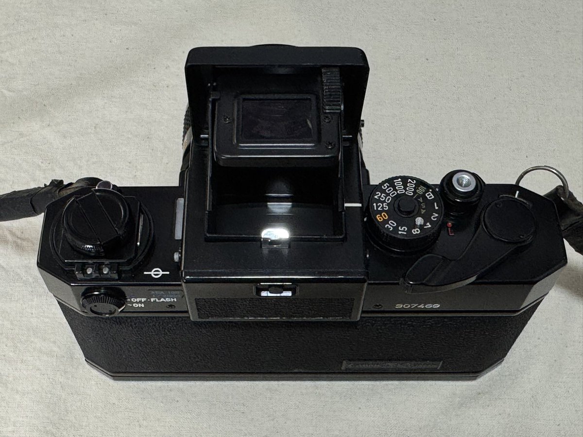 ウェストレベルファインダー付きのCanon F-1もなかなか良いね