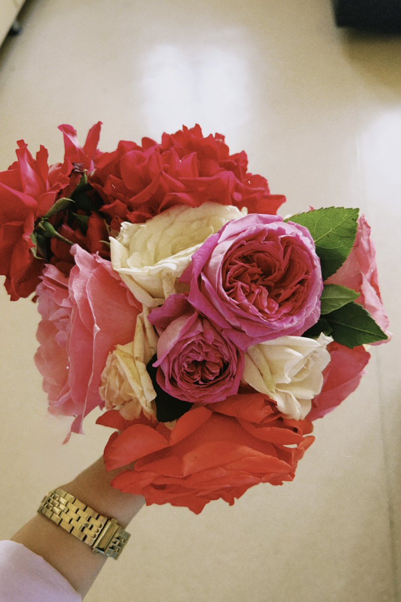 gamzeeeDDD's tweet photo. Günüm renklendi 💐 https://t.co/zVBg2FCVWC