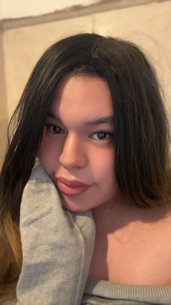 mollybabeg's tweet image. Can your girl ever? 😍 That long face cute asf 🔥🔥
#TransWomenAreWomen🏳️‍⚧️ 
#TransIsBeautiful🏳️‍⚧️ 
#ProudTrans🏳️‍⚧️
