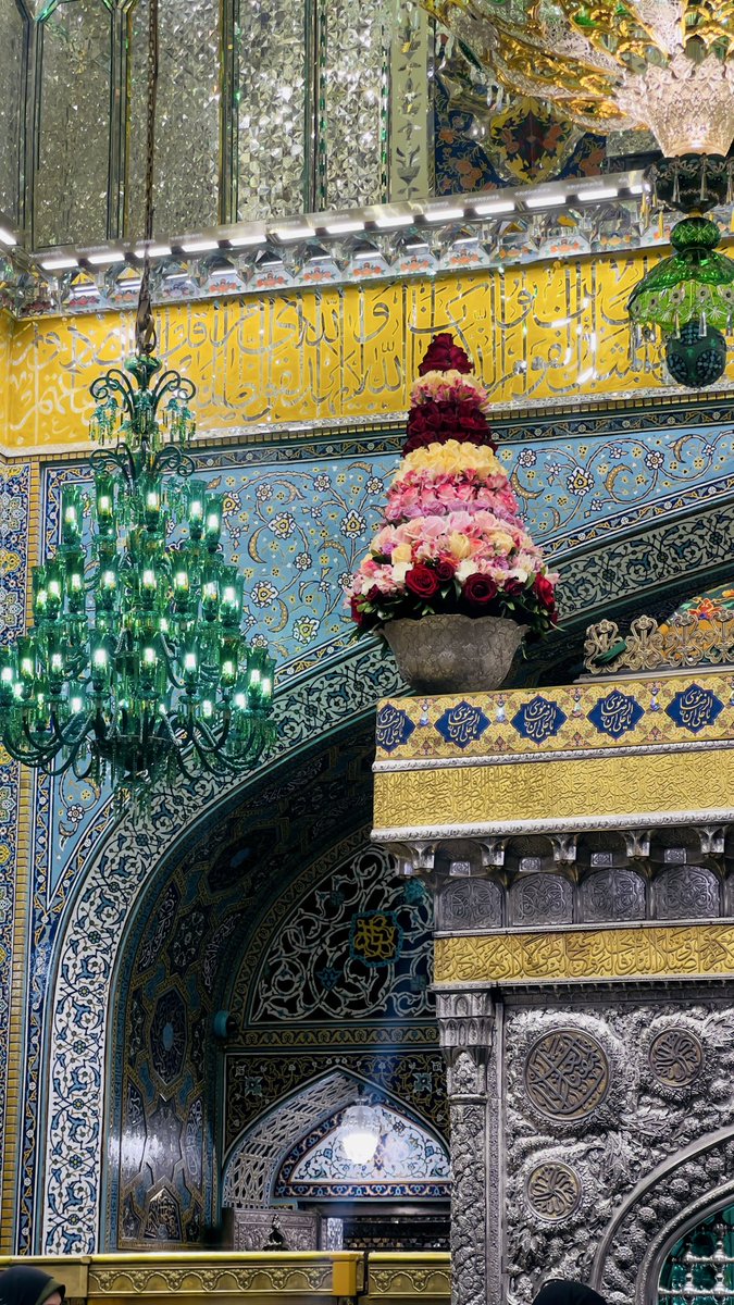 من از جنگ نمی‌ترسم، از اینکه حرمت رو نبینم می‌ترسم.
#ایران_امام_رضا
#ایران_درآغوش_رضا