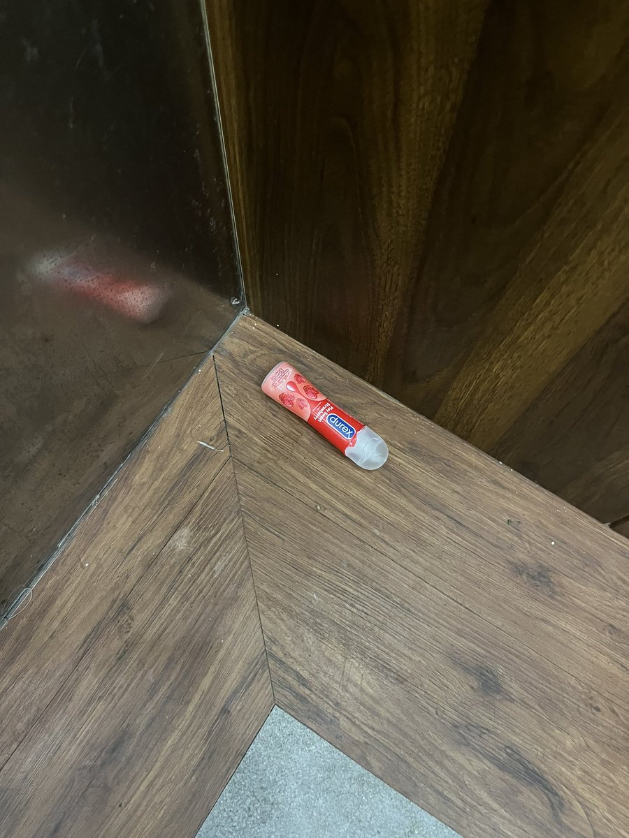 keritingrambut 𐂂 tweet media