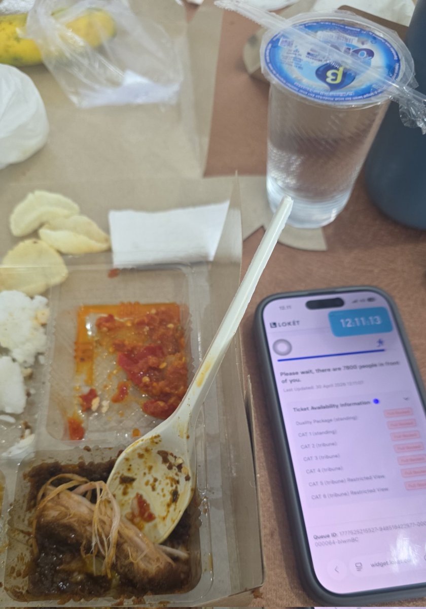 Mey ☾𖤓 tweet media