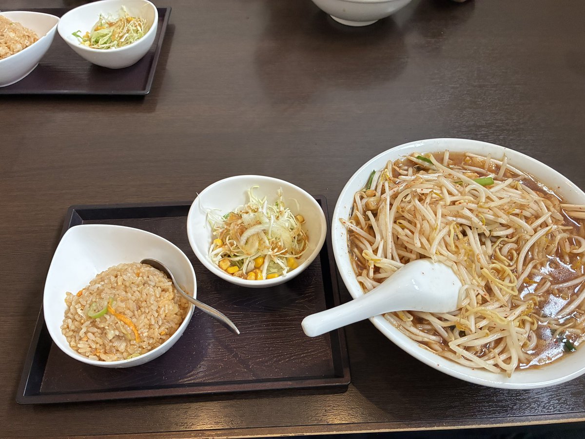 ひじ tweet media