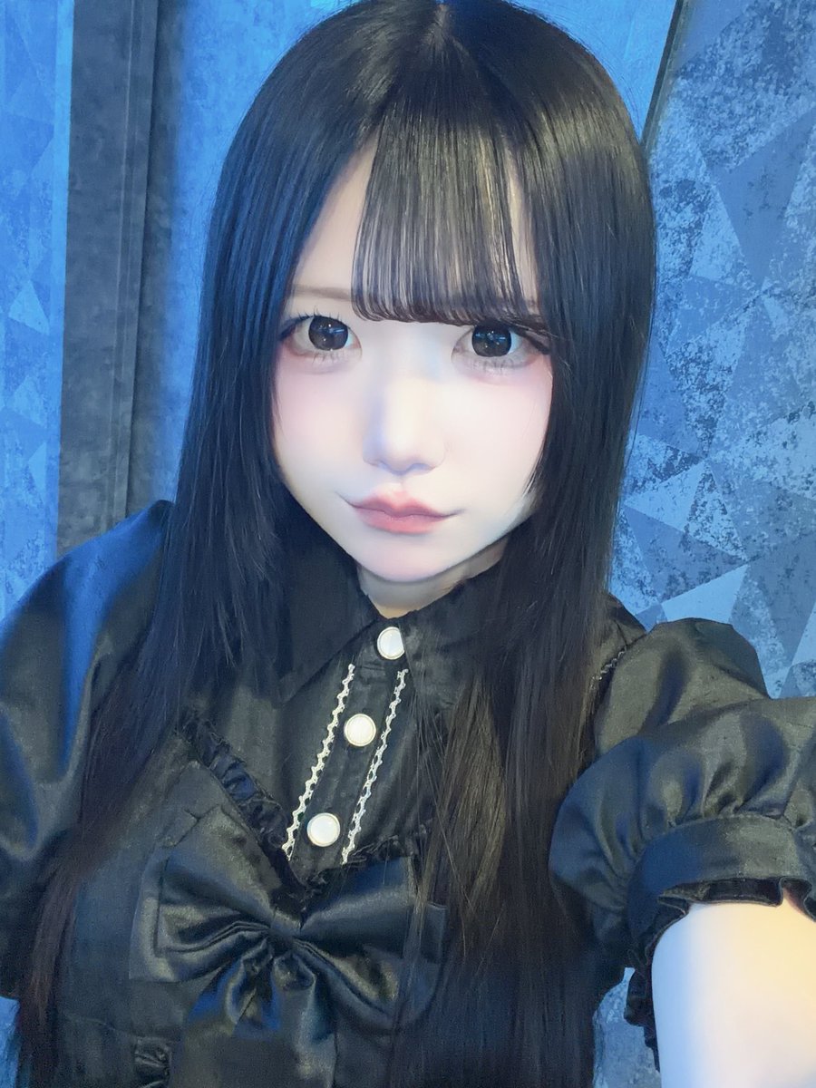 moon_ma0__'s tweet photo. います！

15時まで Blanc Bael 😈
15時以降は Noir Seraph 🪽 https://t.co/r9Haft2ARn