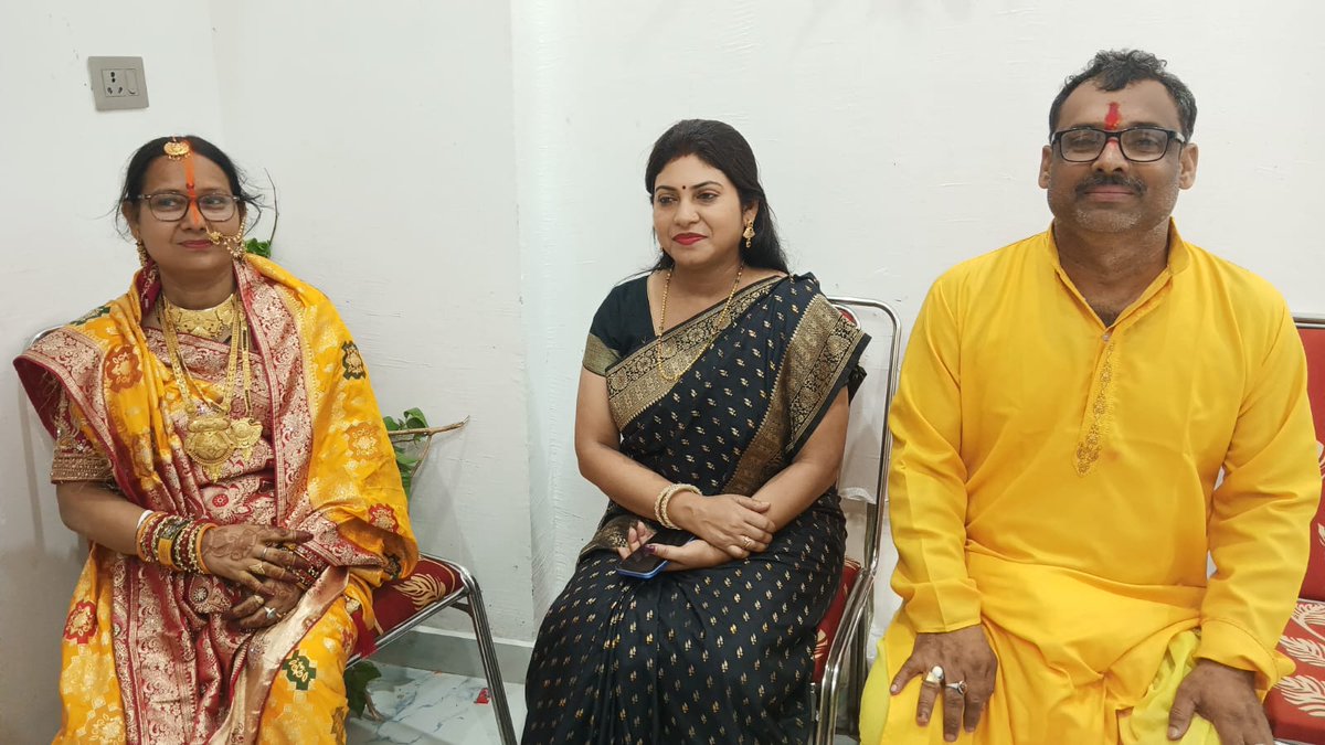 swetakumaribjp's tweet image. ईश्वर से प्रार्थना है कि दोनों का जीवन प्रेम, विश्वास, सुख एवं समृद्धि से सदैव आलोकित रहे तथा परिवार में आनंद एवं खुशहाली बनी रहे। 

#ShubhVivah #WeddingCeremony #Blessings