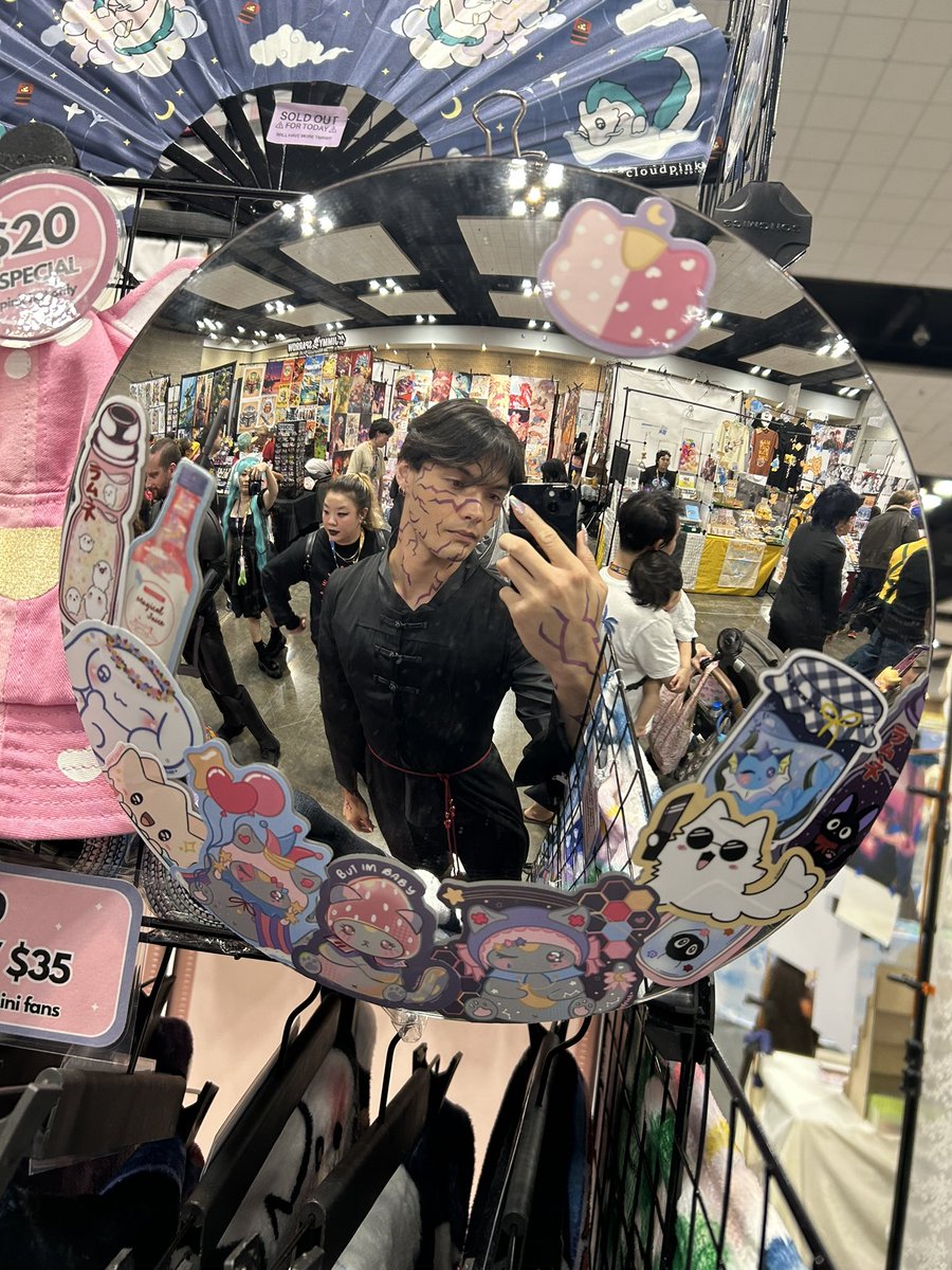 sezu_daze's tweet photo. Heya~ everyone, I brought Jinu back to cosplay for the annual kawaii con 😈 enjoy~ 🫰🫰

まだ、きみのアイドルでいられるかな？ https://t.co/iTblVkh3Bq