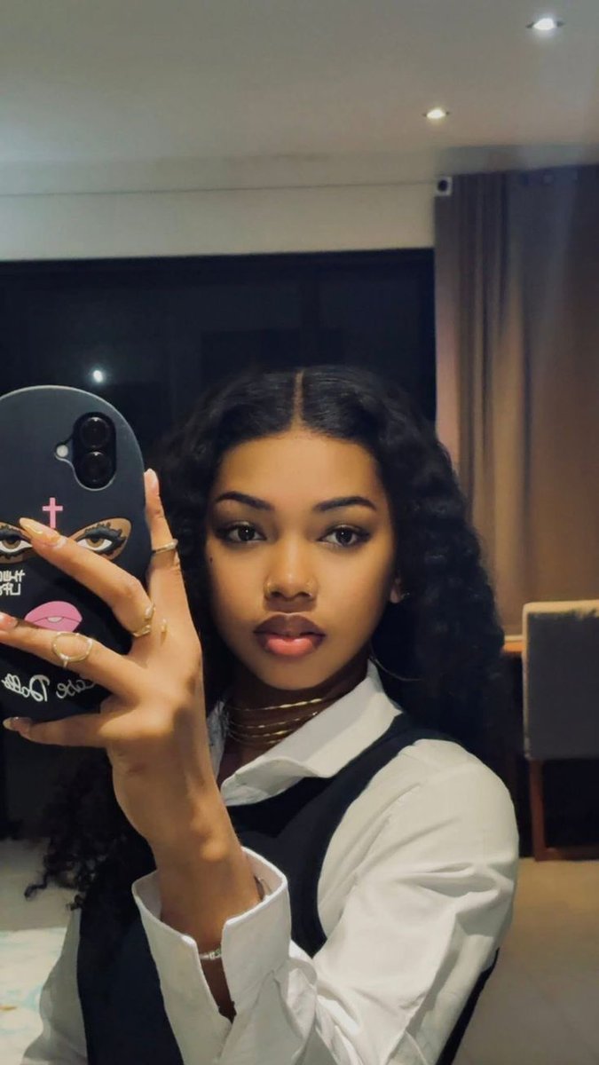 Rita Ella tweet media