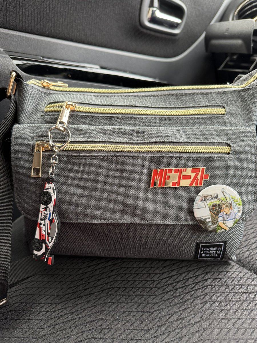 わたしの鞄👜✨
これで、学校の面談に行ってきました😂

 #MFゴースト
 #頭文字D