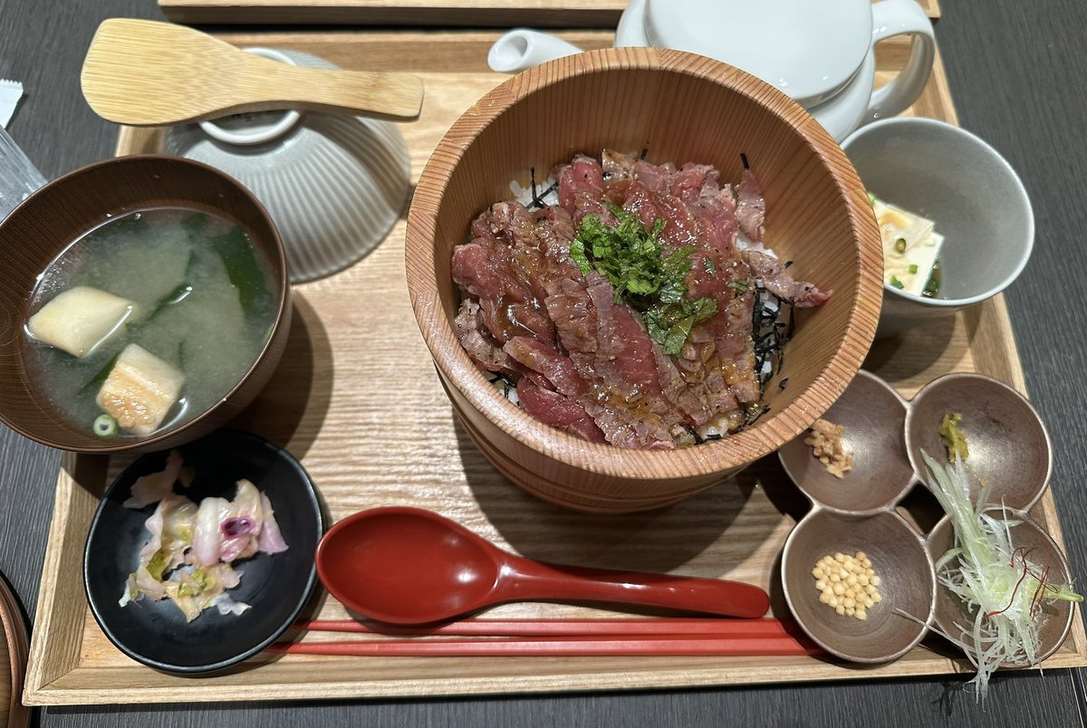 esedition's tweet photo. ～Sin's photograph～

おはこんばんにちわ～シンです😊
昨日は馬肉のひつまぶし食べて来ました☝️
柔らかくて最高でした😋
お腹いっぱい大満足💯
次は和牛ステーキのひつまぶし食べてみよ😆
今日も皆さんに笑顔咲き誇りますよう🙏🌸
 #ヒノ国熊本
 #サクラマチ
 #CHASENCAFE https://t.co/4I3Rjsjc30