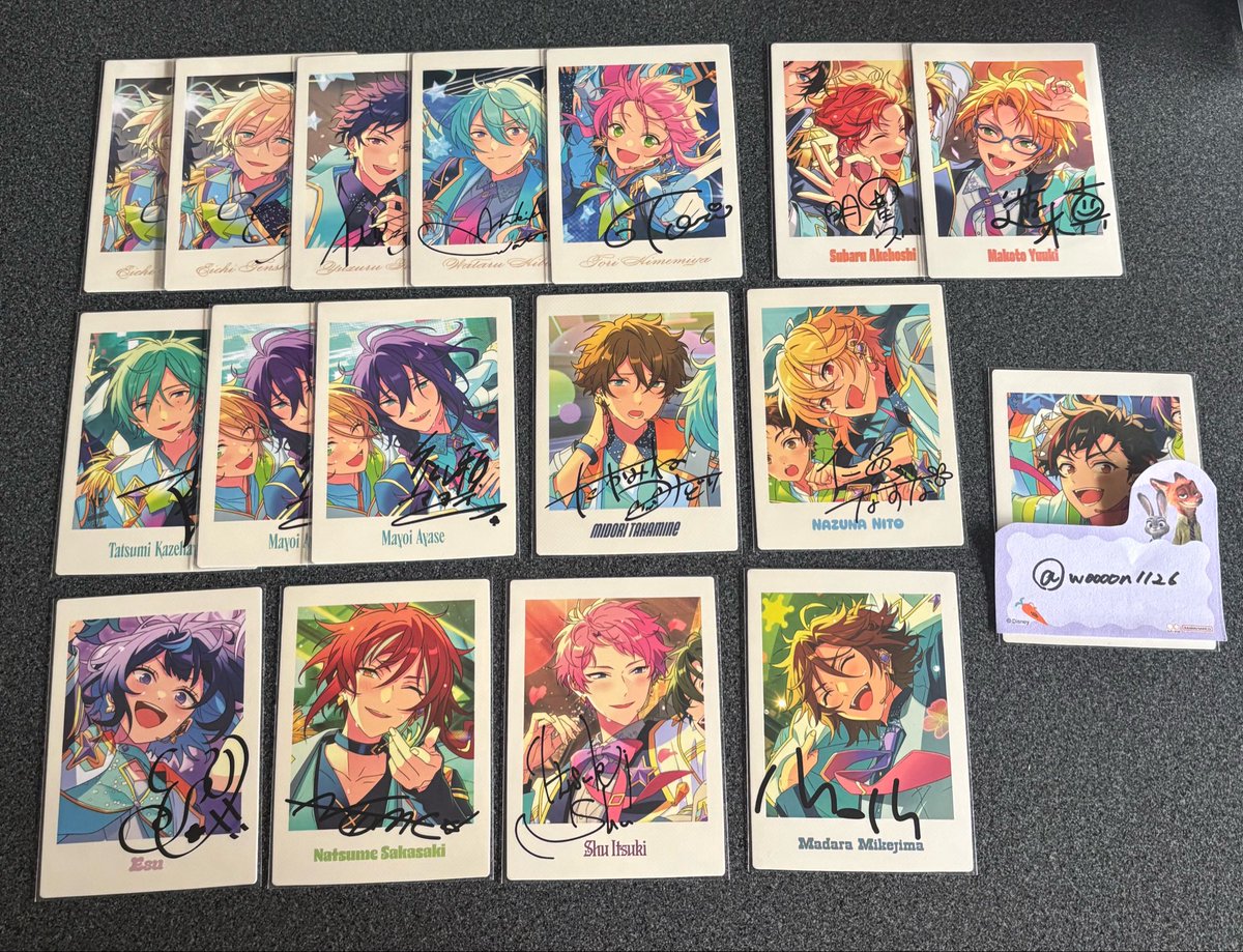 つな tweet media